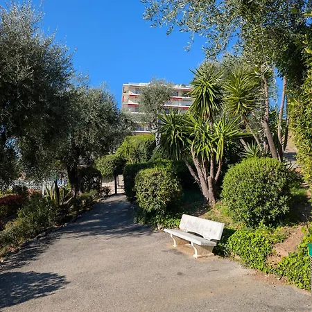 In A Luxury Community * Nizza